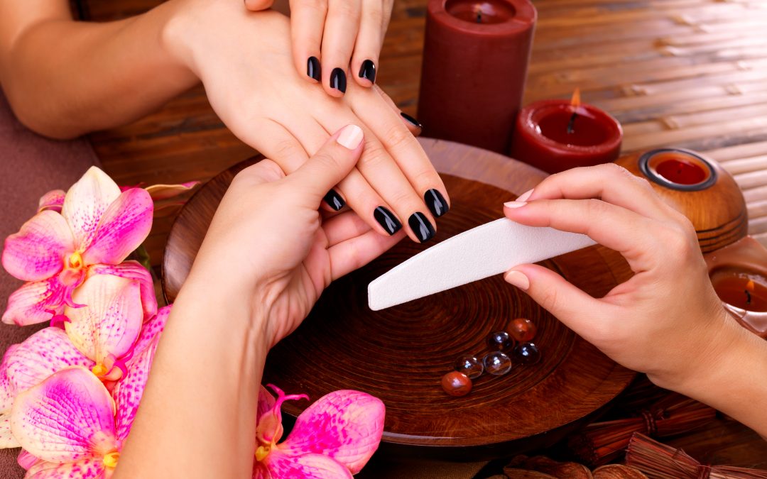 Revolutionizing Nail Care: The Hot Oil Manicure Experience IN BEAUTY AND NAIL TECHNOLOGY / HEALTH AND SKINCARE / BEAUTY TECHNOLOGY