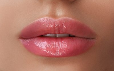 Professional Tips for Optimal Lip Gloss Application in BEAUTY AND NAIL TECHNOLOGY / BEAUTY THERAPY / MAKE UP ARTISTRY / HEALTH AND SKINCARE / BEAUTY TECHNOLOGY