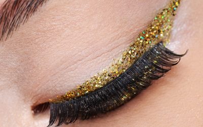 Elevating Glitter Liner Application: Pro Tips from a HEALTH AND SKINCARE / SOMATOLOGY / BEAUTY AND NAILS / HAIR AND BEAUTY / COSMETOLOGY / PROFESSIONAL MAKE-UP ARTISTRY Artist