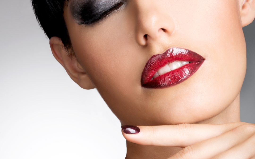 Unveiling the Secrets: A Step-by-Step Guide to the Perfect Smokey Eye in HEALTH AND SKINCARE / SOMATOLOGY / BEAUTY AND NAILS / HAIR AND BEAUTY / COSMETOLOGY / PROFESSIONAL MAKE-UP ARTISTRY
