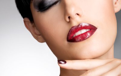 Unveiling the Secrets: A Step-by-Step Guide to the Perfect Smokey Eye in HEALTH AND SKINCARE / SOMATOLOGY / BEAUTY AND NAILS / HAIR AND BEAUTY / COSMETOLOGY / PROFESSIONAL MAKE-UP ARTISTRY