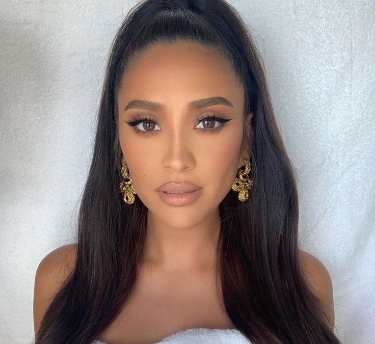 Daytime Glam: Embracing Trends in Day Makeup