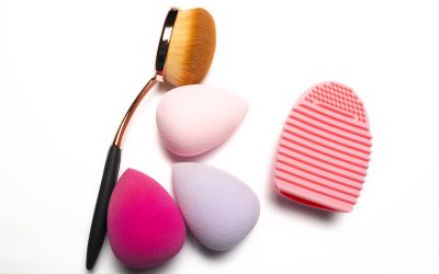 Beyond the Brush: Exploring Alternative HEALTH AND SKINCARE / SOMATOLOGY / BEAUTY AND NAILS / HAIR AND BEAUTY / COSMETOLOGY / PROFESSIONAL MAKE-UP ARTISTRY Application Techniques